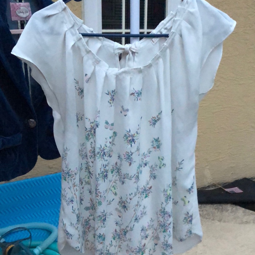 Beautiful Lauren Conrad blouse